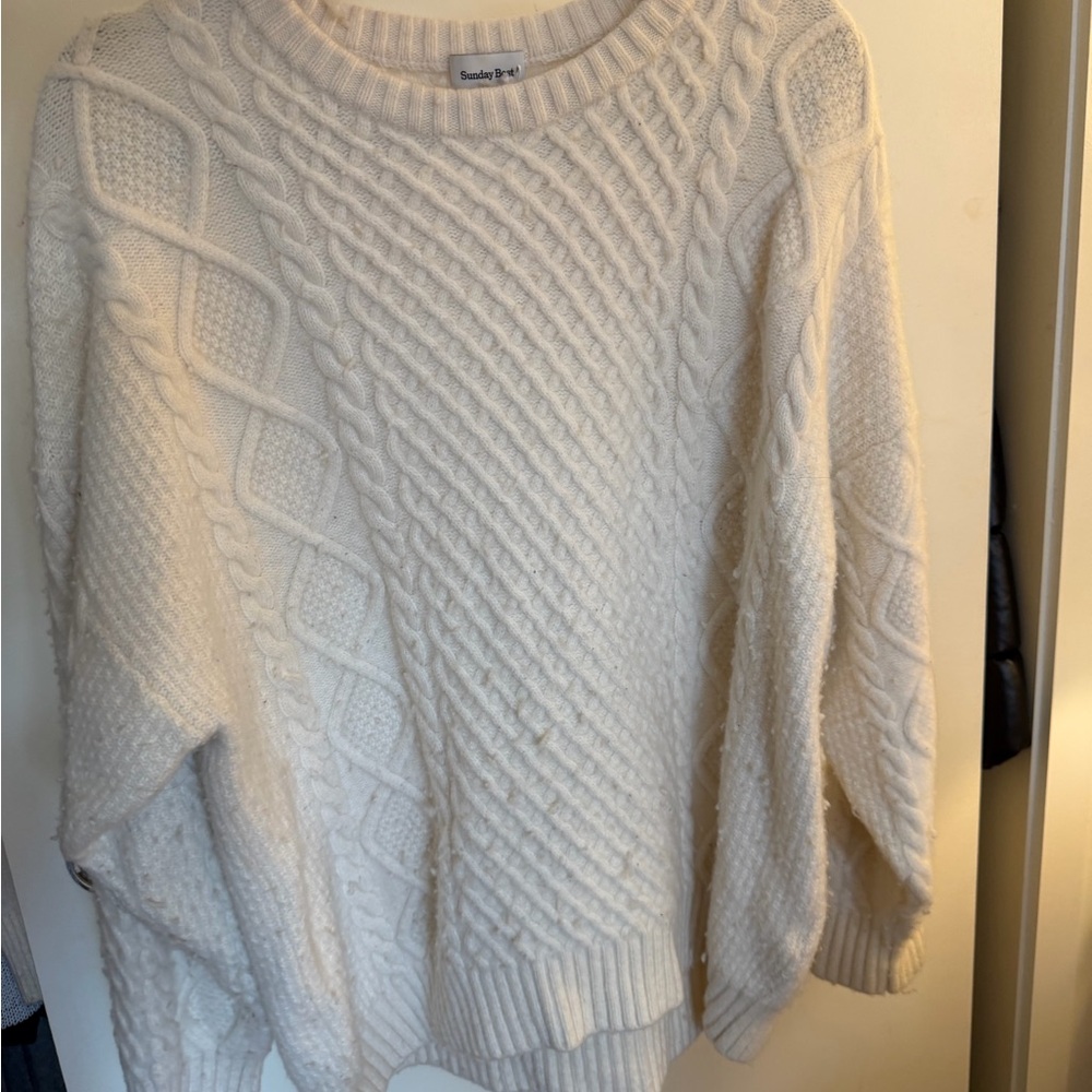 Aritzia Cream Cable-Knit Scoop Neck Sweater